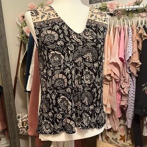 Lucky Brand black and cream floral sleeveless blouse size M medium
